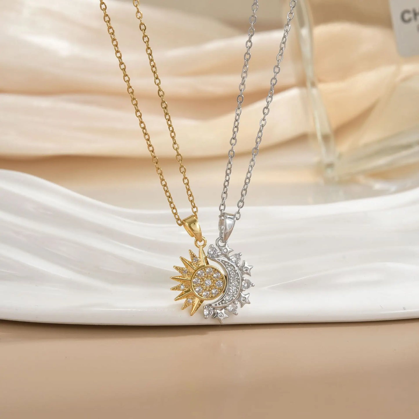 SunMoon™ Magnetic Couple Necklace 🌞🌙💖 Always Drawn Together