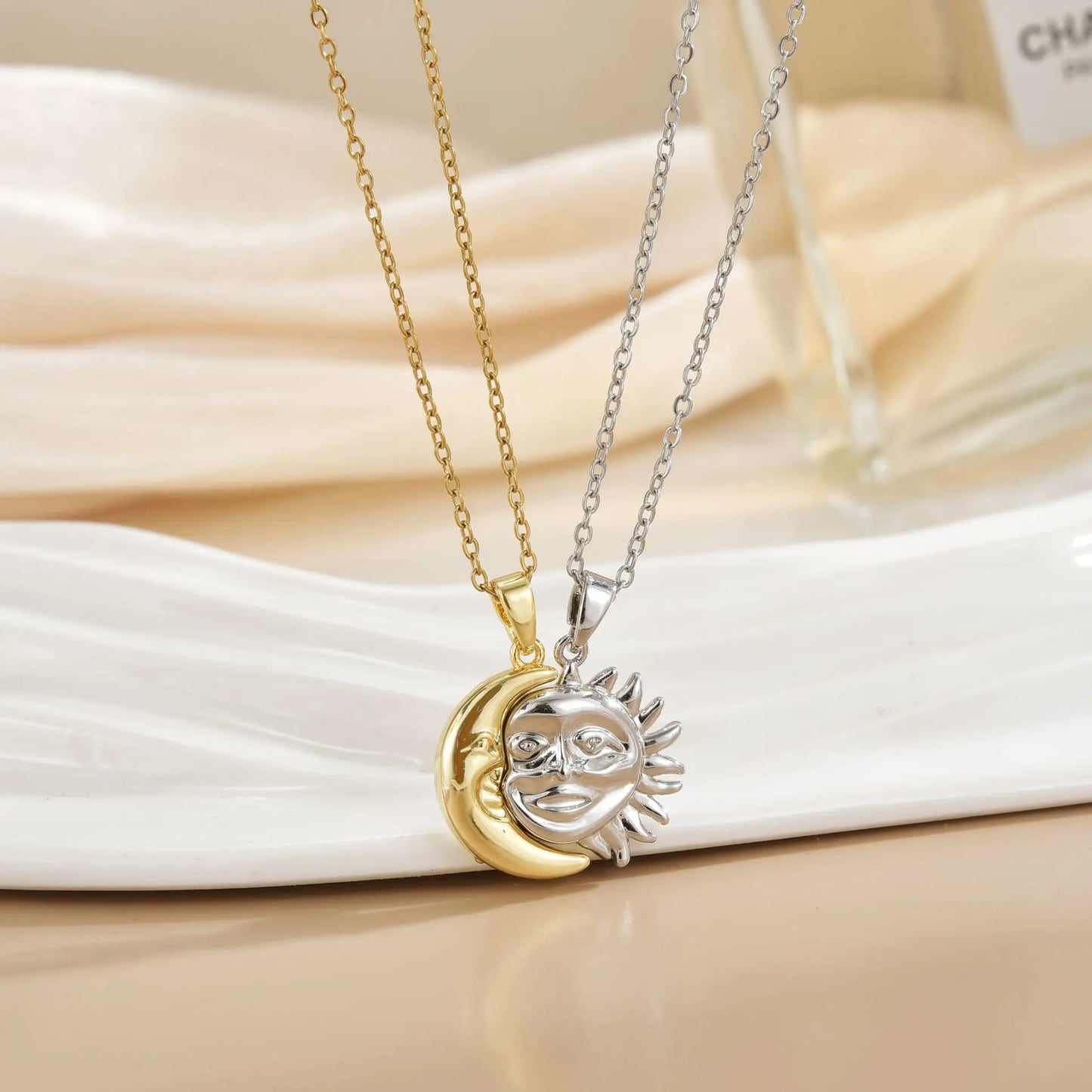 SunMoon™ Magnetic Couple Necklace 🌞🌙💖 Always Drawn Together