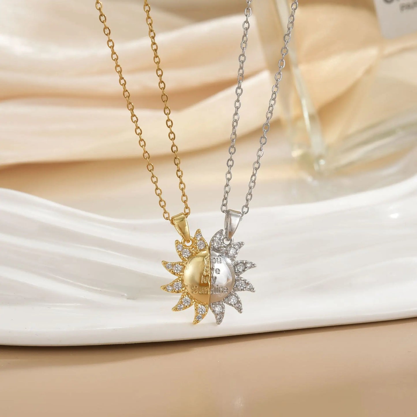 SunMoon™ Magnetic Couple Necklace 🌞🌙💖 Always Drawn Together