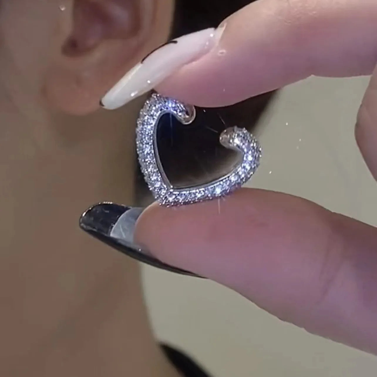 Delicate Zircon Heart Shape Clip Earrings Female Buckle Ear Cuff No Piercings Fake Cartilage Ear for Women 2025 Fashion Jewelry