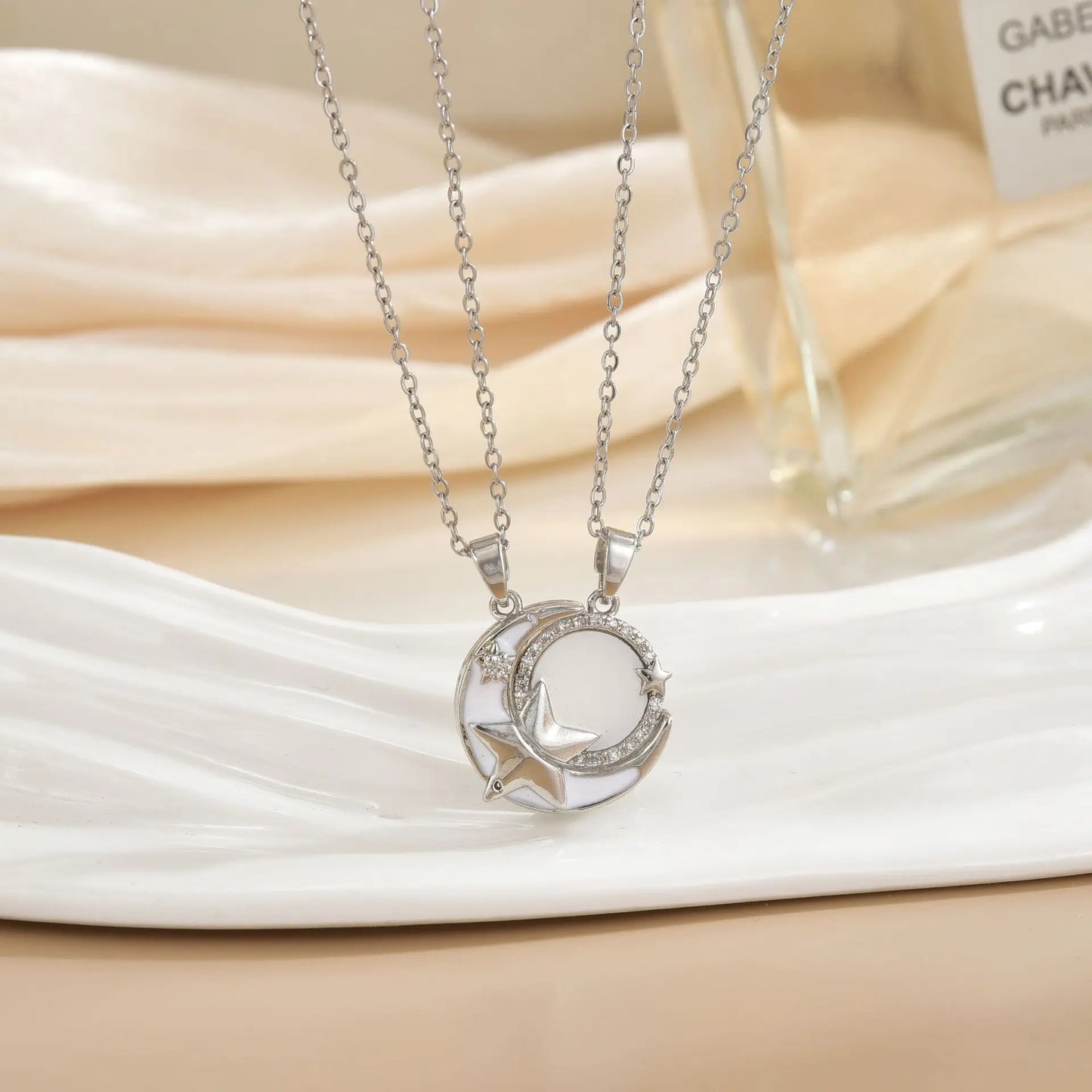 SunMoon™ Magnetic Couple Necklace 🌞🌙💖 Always Drawn Together