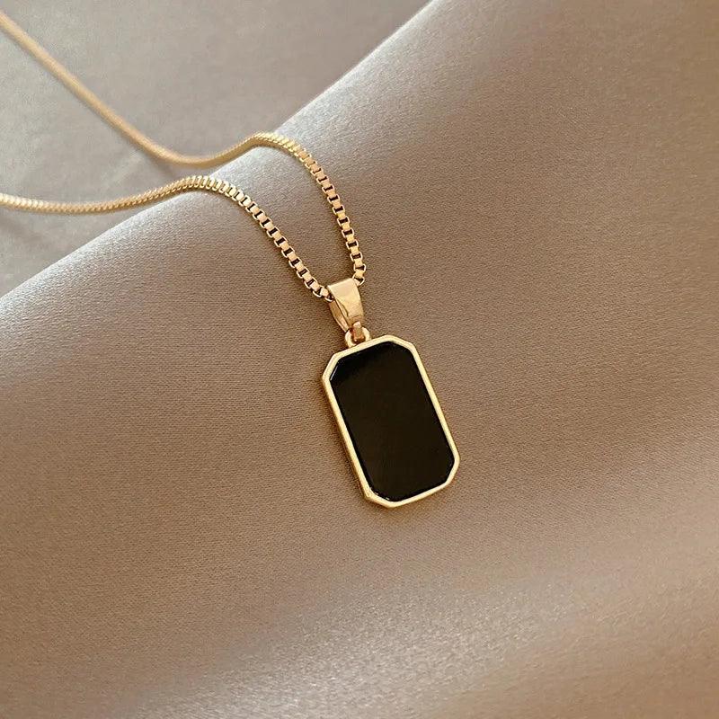 New Wine Red Cherry Gold Colour Pendant Necklace For Women Personality Fashion Necklace Wedding Jewelry Birthday Gifts